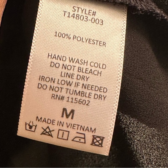 Lush V-neck Black Flutter Sleeve Flowy Top Womens Medium Black Blouse - Picture 5 of 5